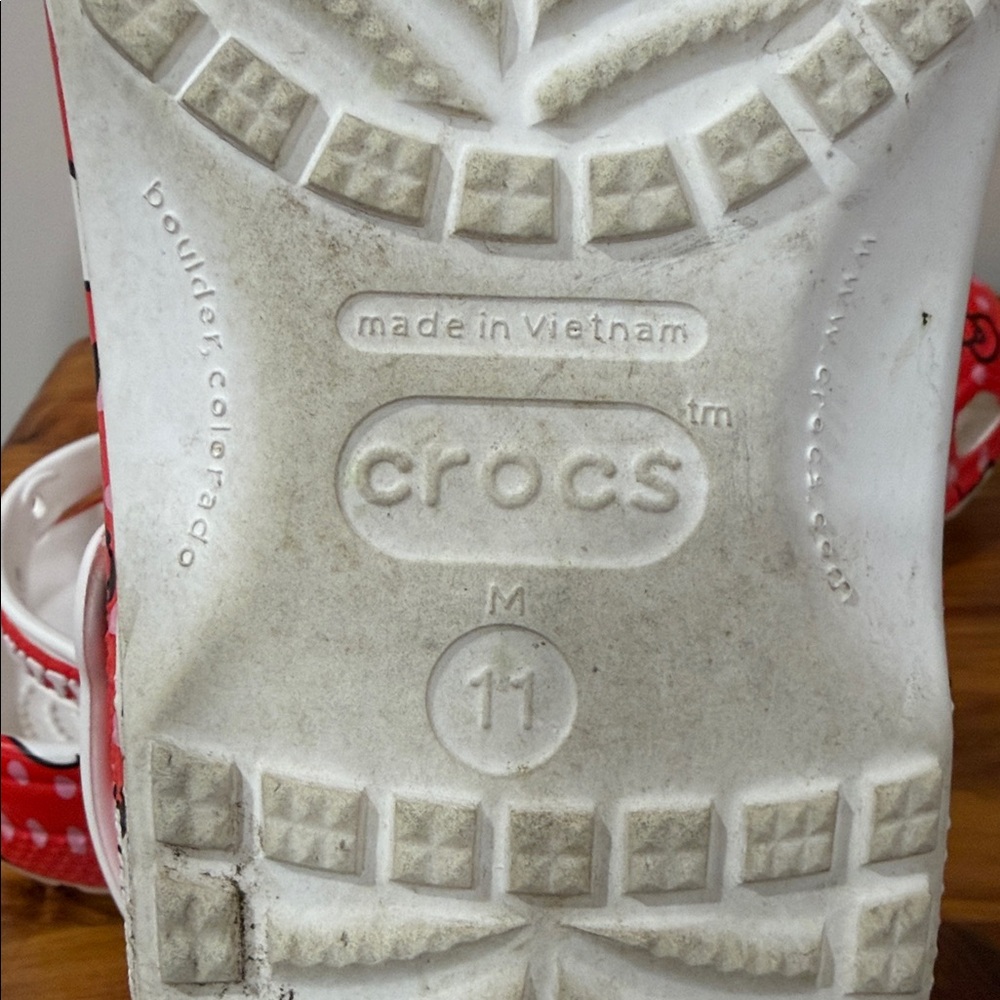 Crocs Hello Kitty Red & White Clogs - Picture 6 of 6